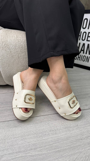 Sandalia en plataforma TRAG